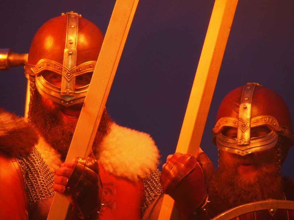 Wikinger beim Up Helly Aa auf den Shetlandsinseln