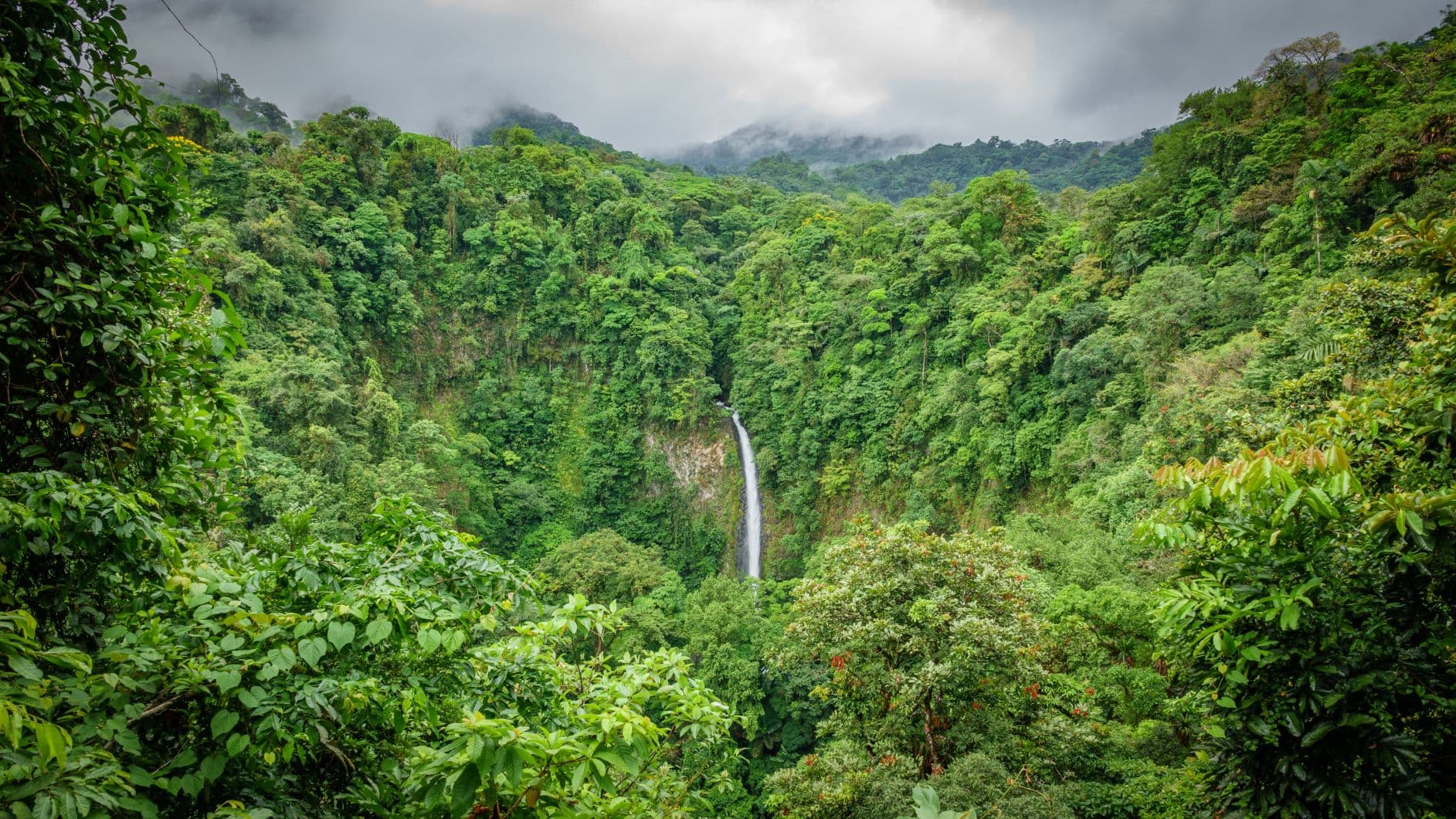 San-Carlos-Wasserfall im Volcano Nationalpark in Costa Rica