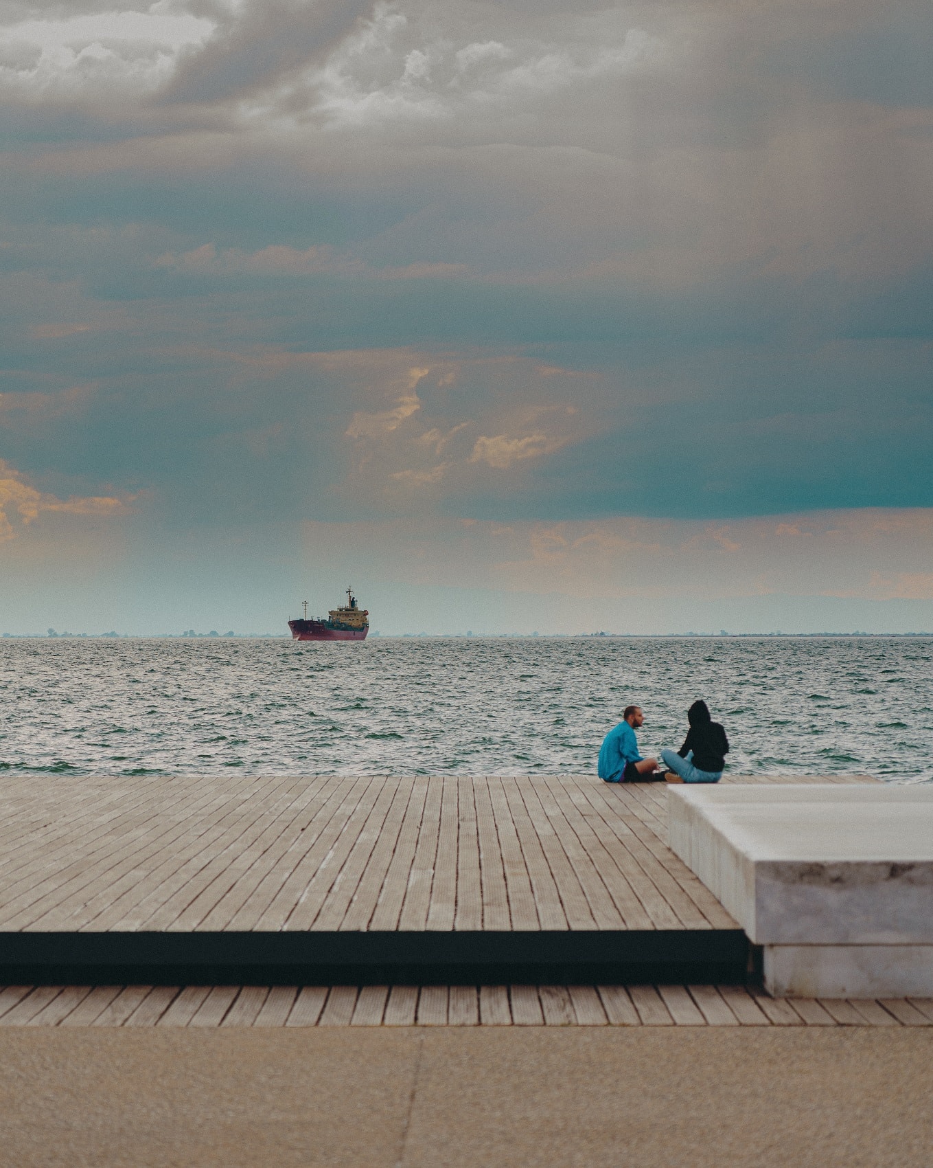 Auf einen Schwatz am Hafen von Thessaloniki.