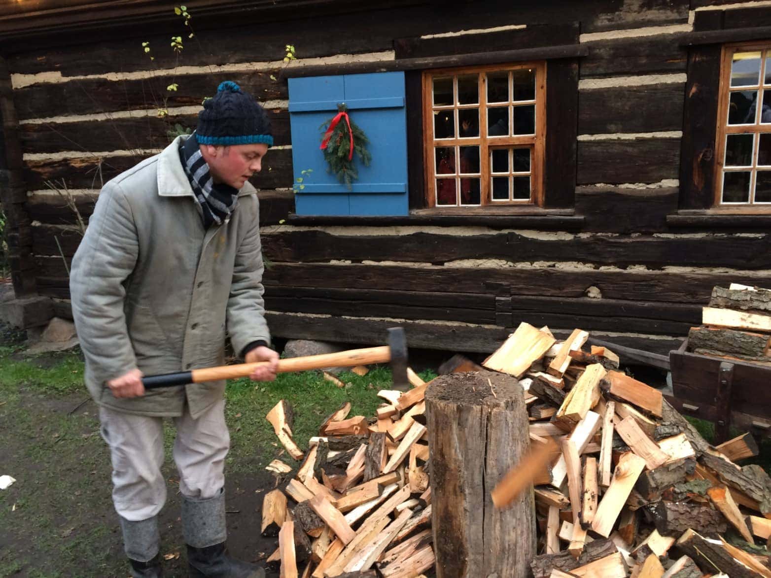 Spreewaldweihnacht: Holzfäller in Lehde