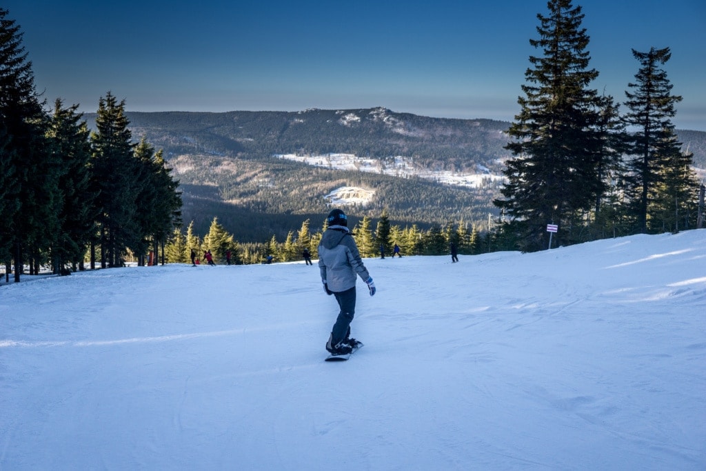 Kind fährt Ski