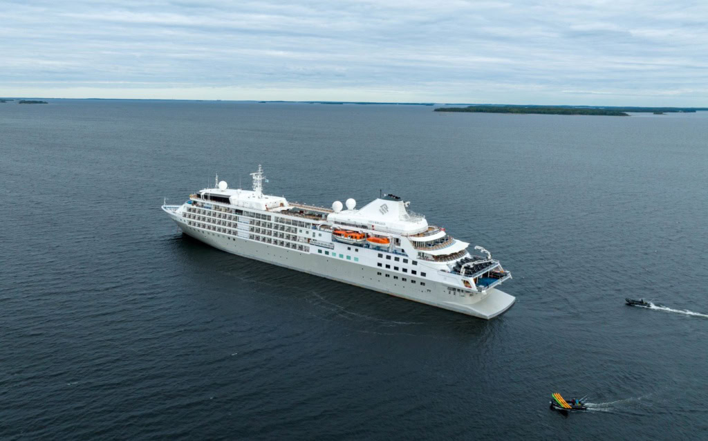 Kreuzfahrtschiff Silver Wind auf offenem Meer