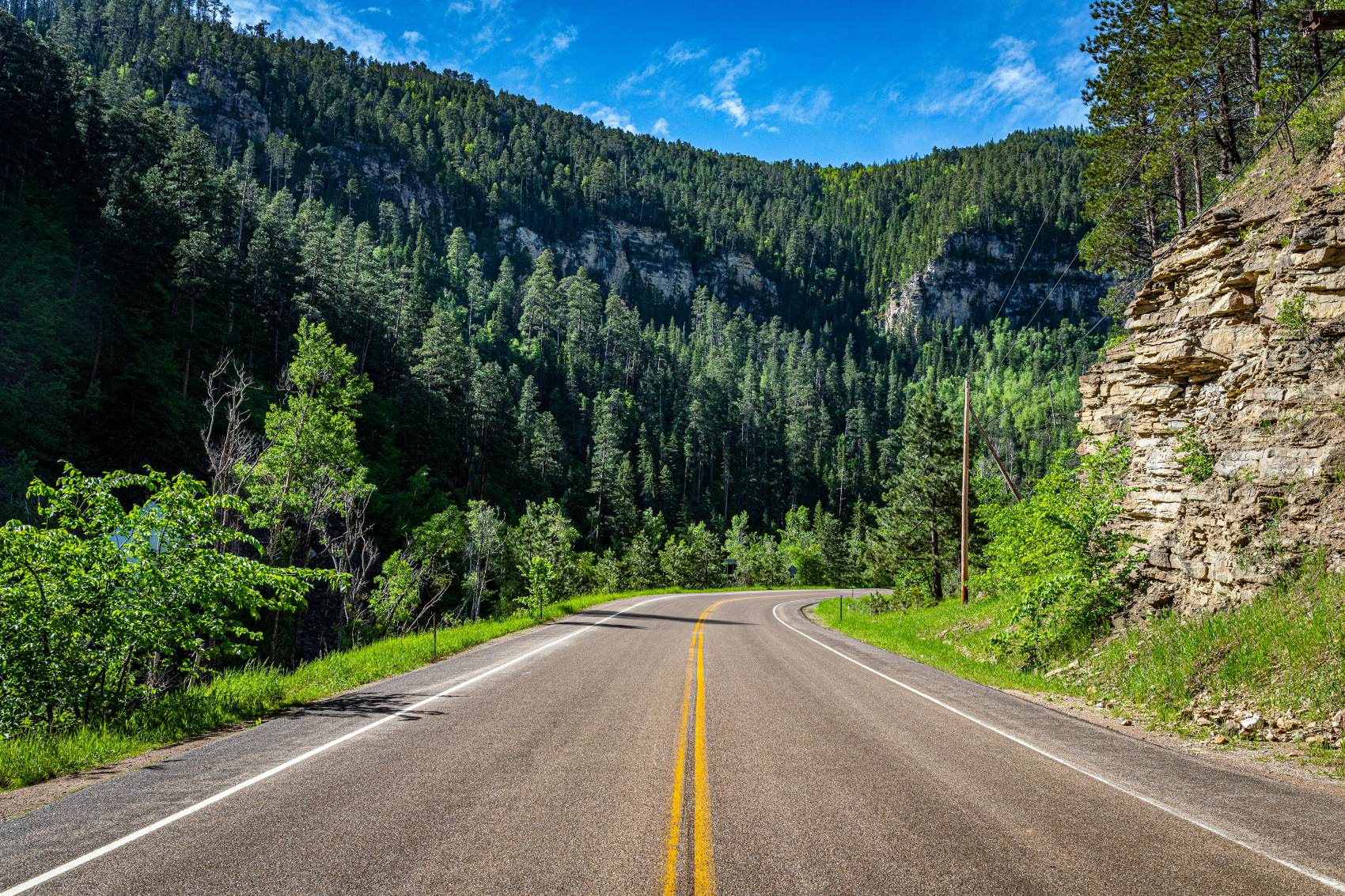 Spearfish Canyon Highway in South Dakota 