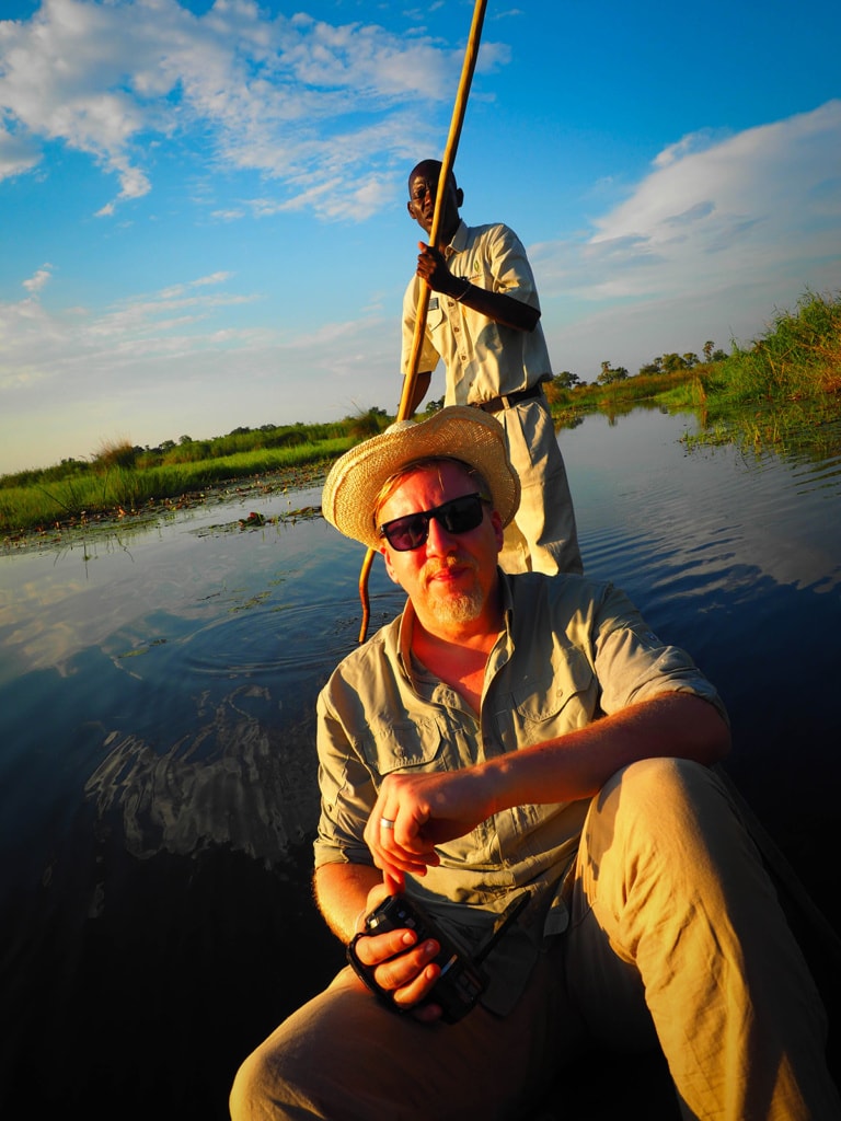 Jan Malte Andresen im Mokoro in Botswana