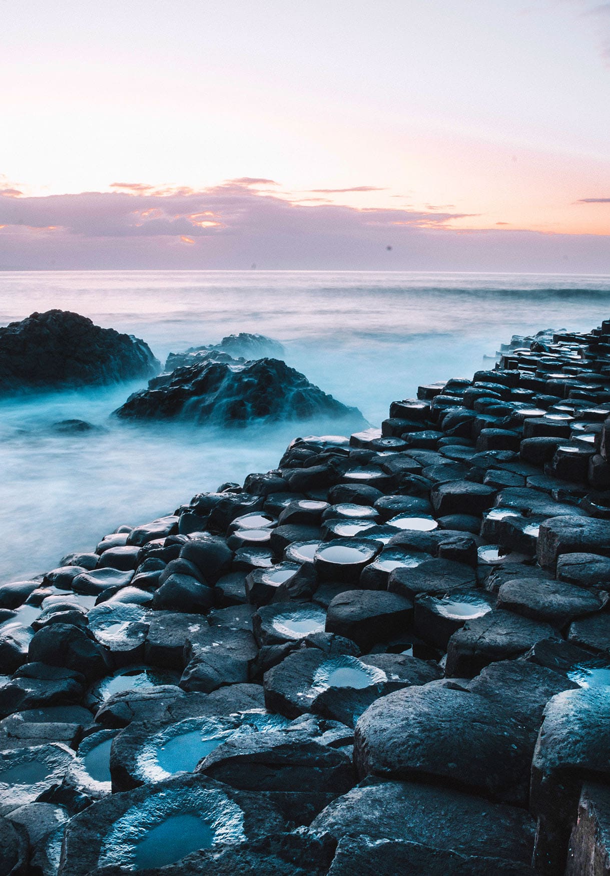 Giant Causeway Klippe im Gegenlicht