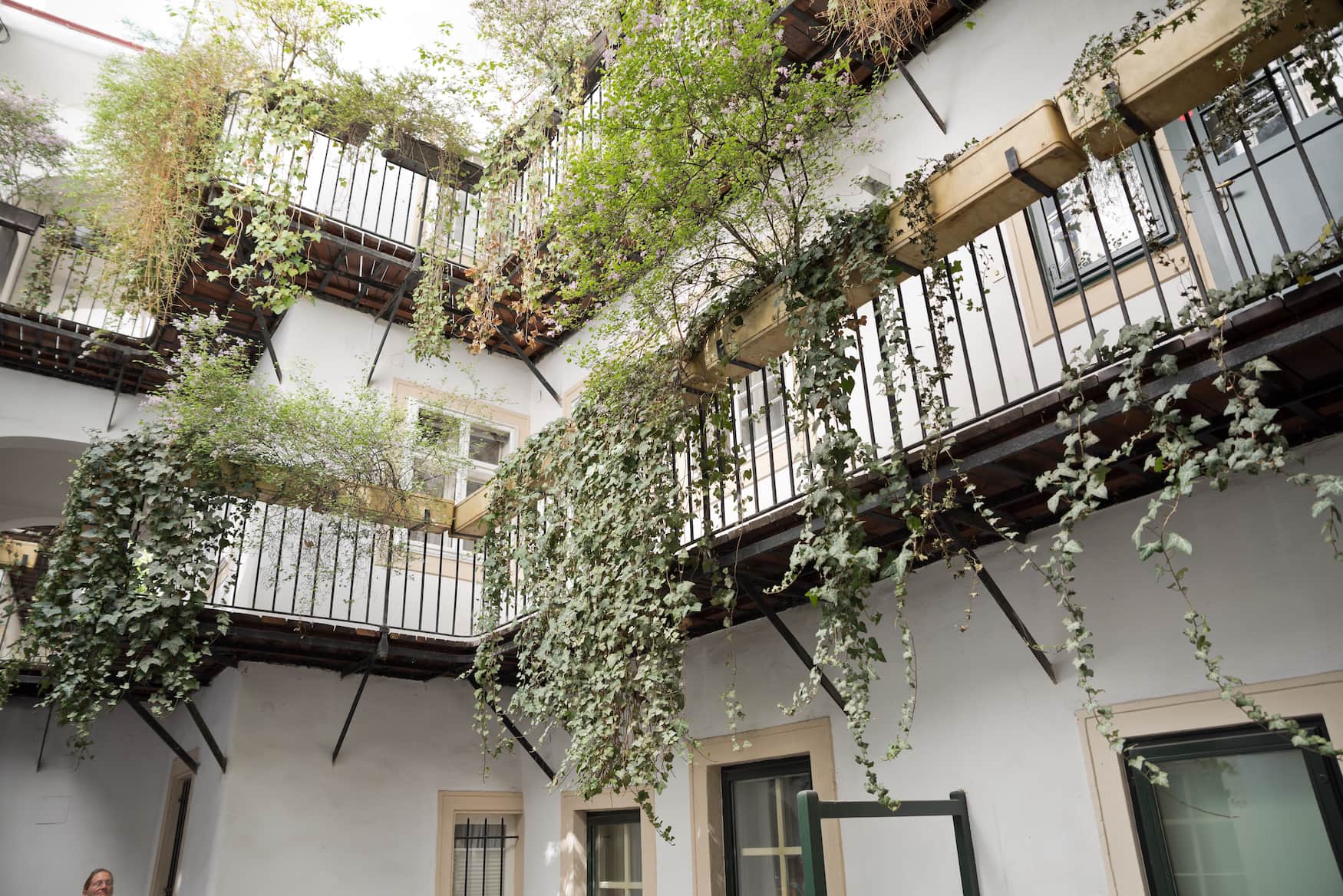 Innenhof in Wien des Pawlatschenhofs