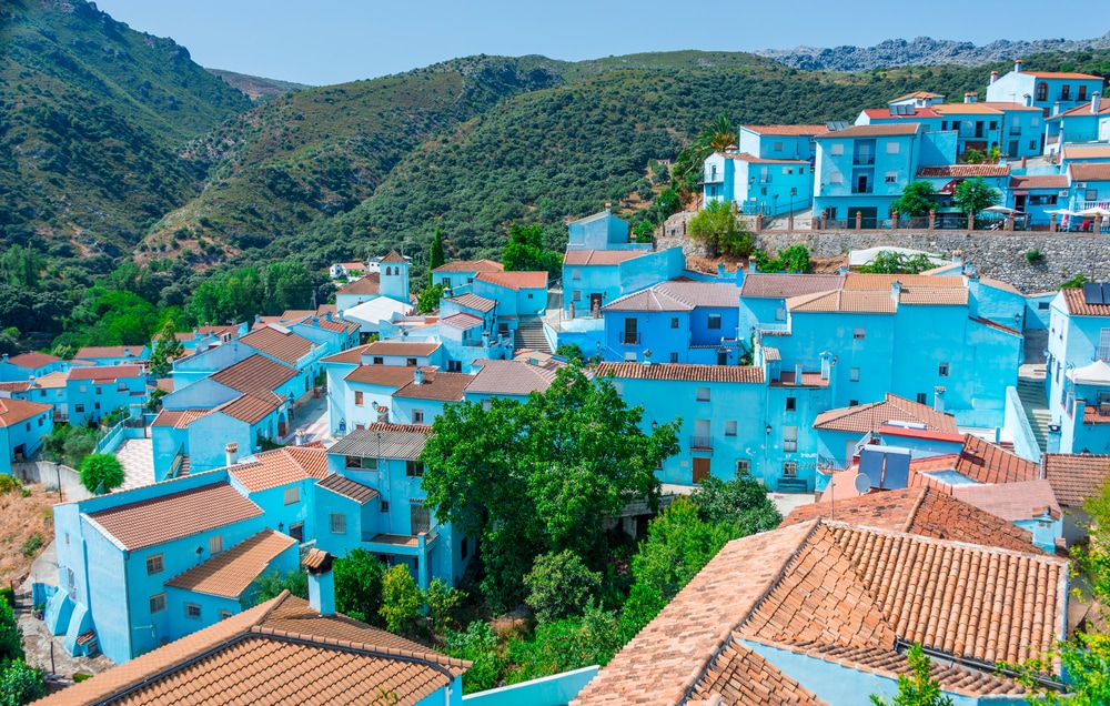 Juzcar in Andalusien erhielt seinen blauen Anstrich zu Ehren der Schlümpfe.