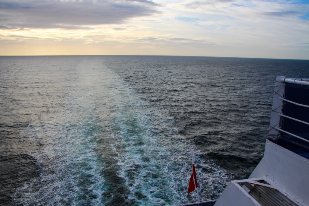 Die Fähren der Fährreederei DFDS verkehren täglich zwischen Amsterdam und Newcastle und bieten höchsten Komfort