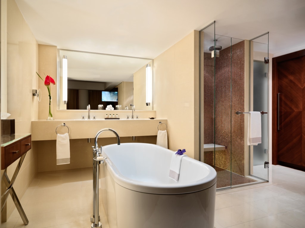 umeirah Frankfurt - Grand Deluxe Suite Bathroom