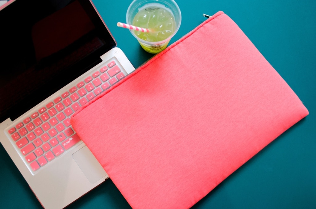 Adieu einfältige Laptophüllen, nutze deine schönen Reisefotos für eine personalisierte Laptoptasche.