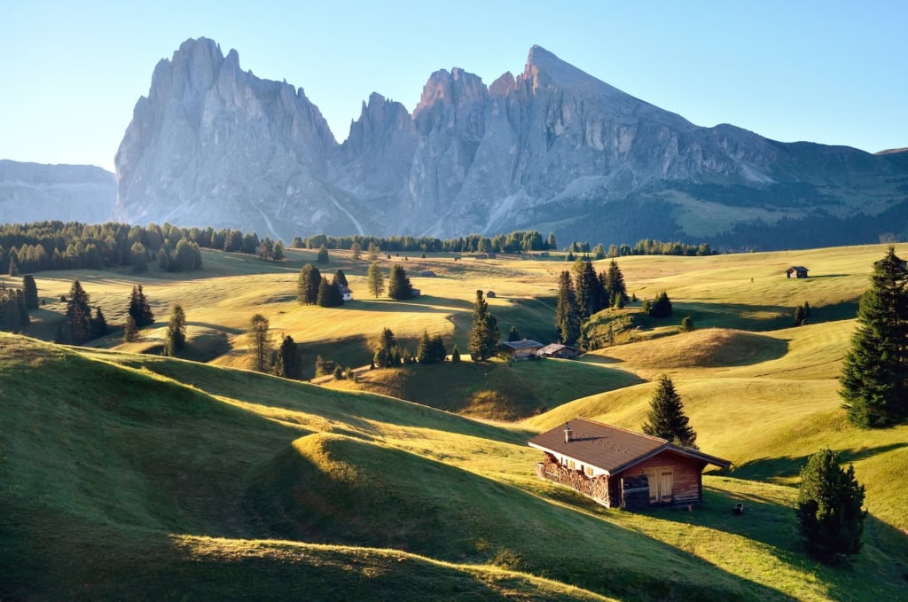 Seiner Alm in Südtirol zum Sonnenaufgang