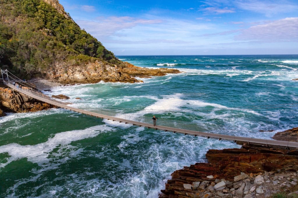 Hängebrücke im TsitsiKamma Nationalpark auf der Garden Route in Südafrika