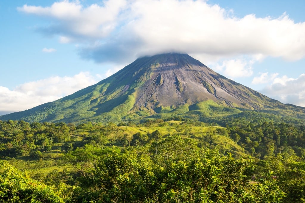 Costa Rica wartet mit einigen schönen Vulkanen auf.