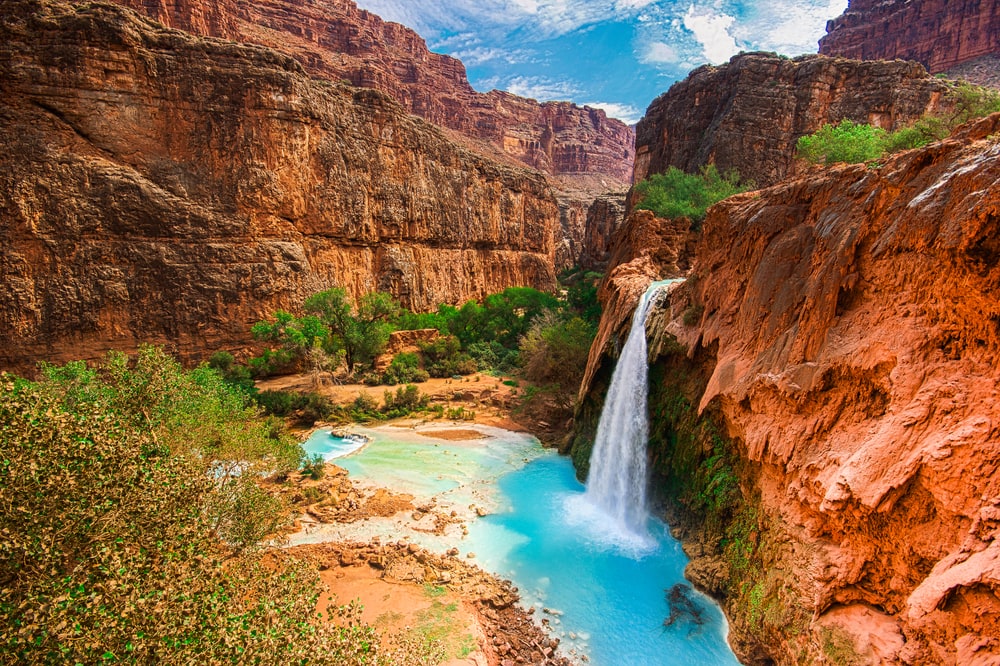 Auch wenn man einige Stunden wandern muss, um zu den Havasu Falls in Arizona, USA, zu gelangen - es lohnt sich.