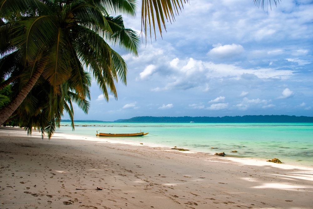 Havelock Island in Indien ist berüchtigt für seine türkisen Strände.