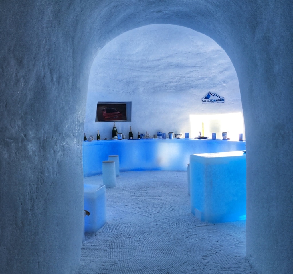 Ice Camp mit Bar auf dem Kitzsteinhorn - Österreich