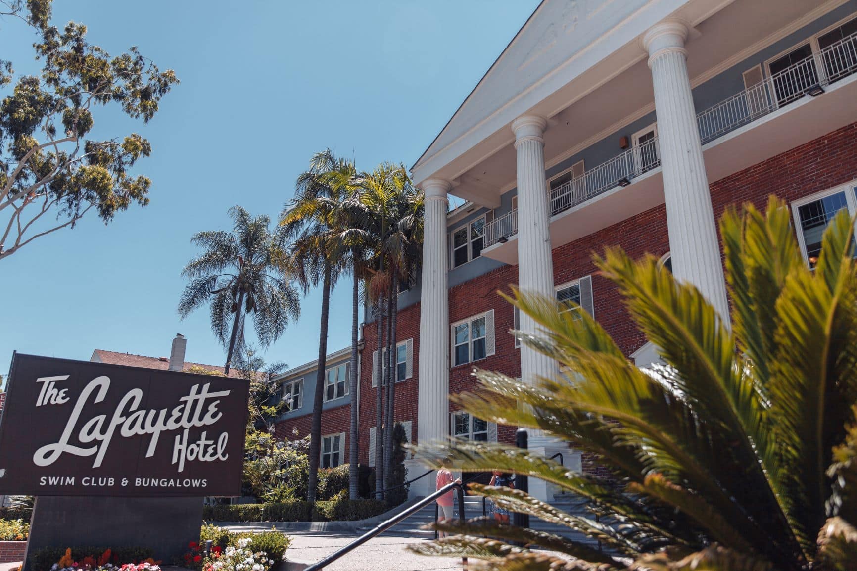 Eingang des LaFayette Hotel in San Diego