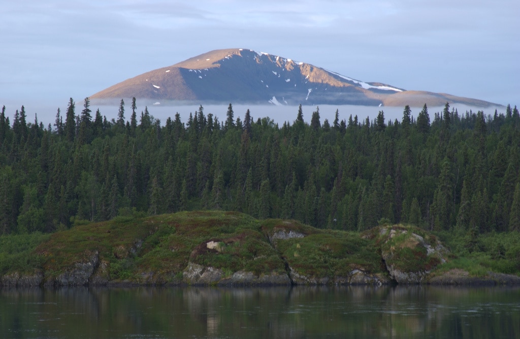 Die Tikchik Narrow Lodge in Alaska ruht auf einer Halbinsel, nur mit einem Wasesrflugzeug gelangt man in die Wildnis.