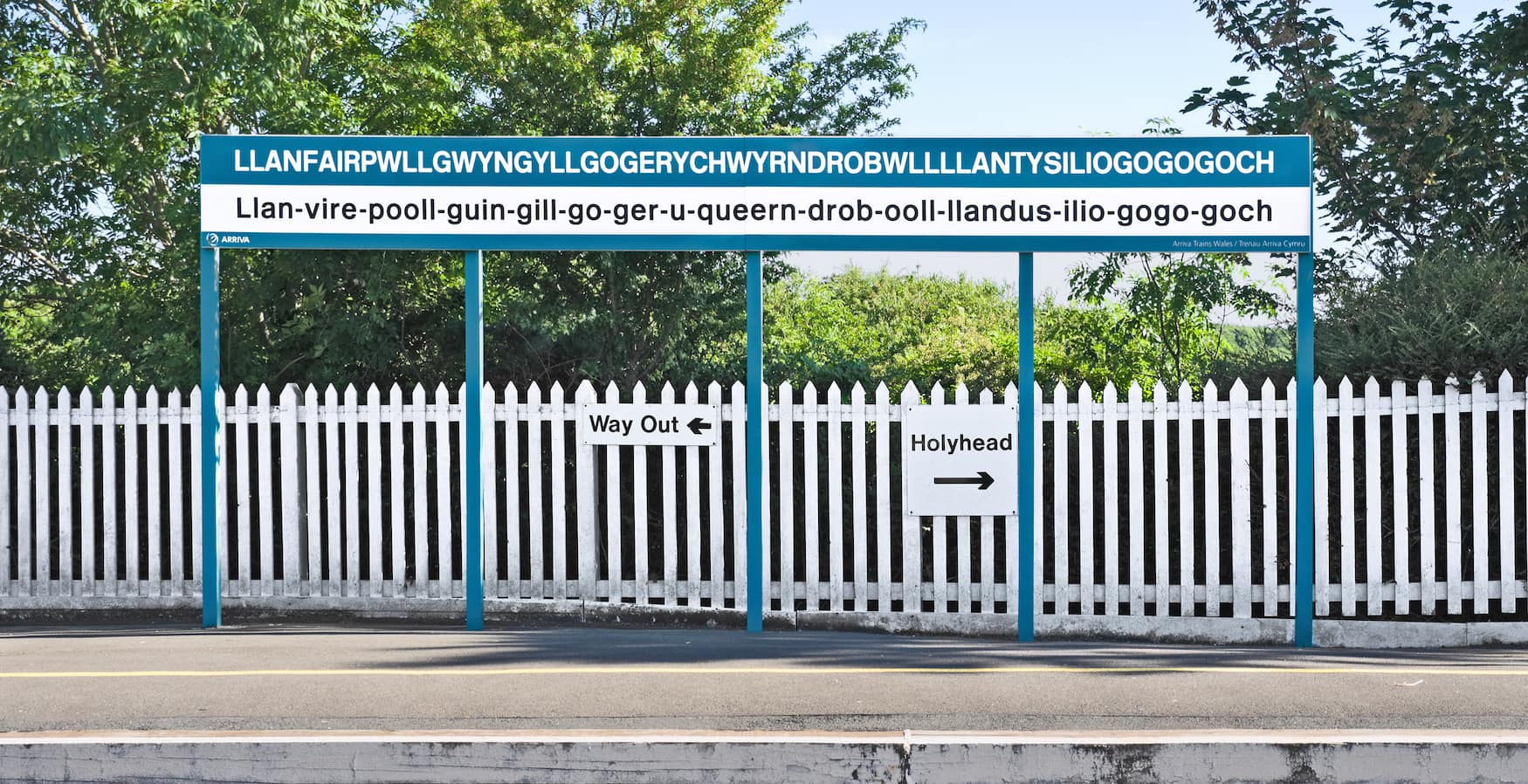 Llanfairpwllgwyngyllgogerychwyrndrobwllllantysiliogogogoch: Der längste Ortsname Europas