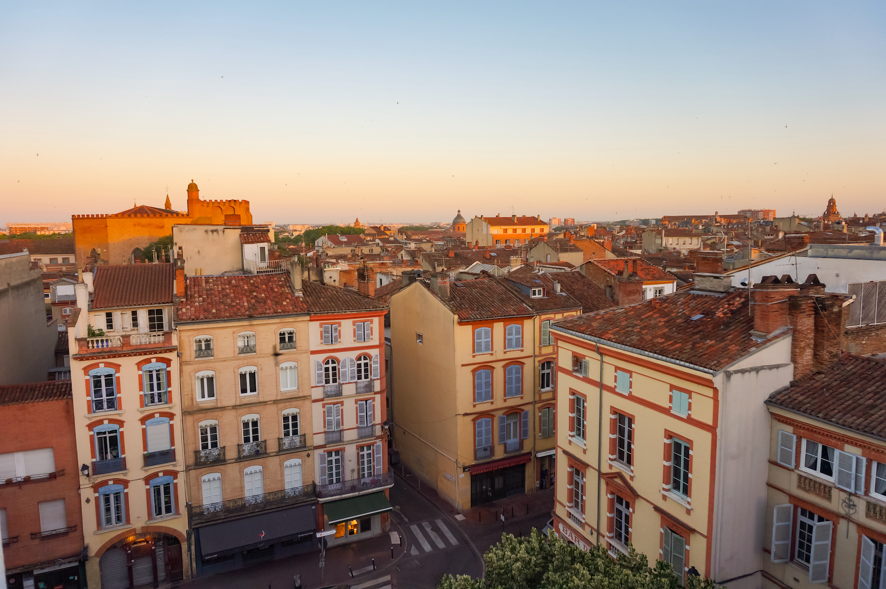 Ausblick über das Warmes Stadtviertel in Toulouse