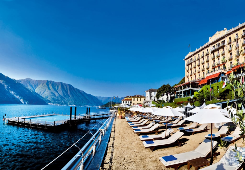 Zwar nicht auf dem Dach, dafür aber im See liegt der Pool des Grand Hotel Tremezzos am Comer See.