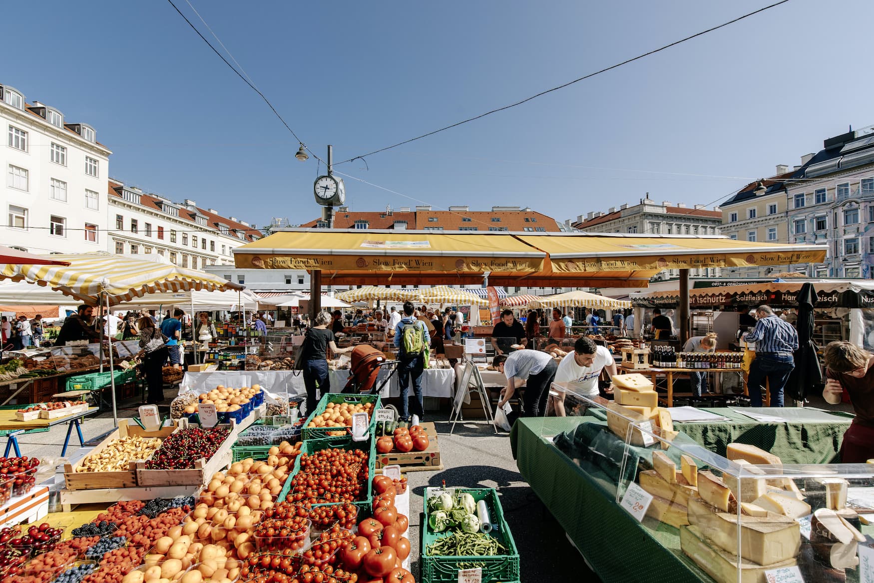 Karmelitermarkt in Wien bei Sonnenschein
