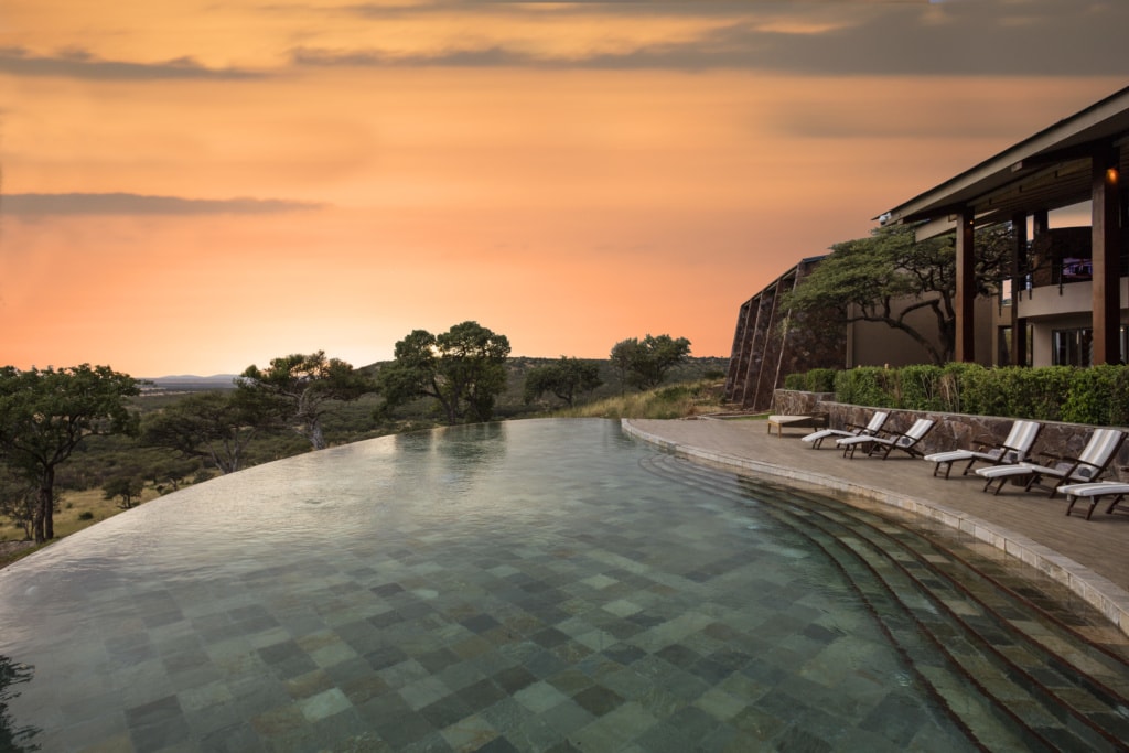 Pool in der Melia Serengeti Lodge in Tansania