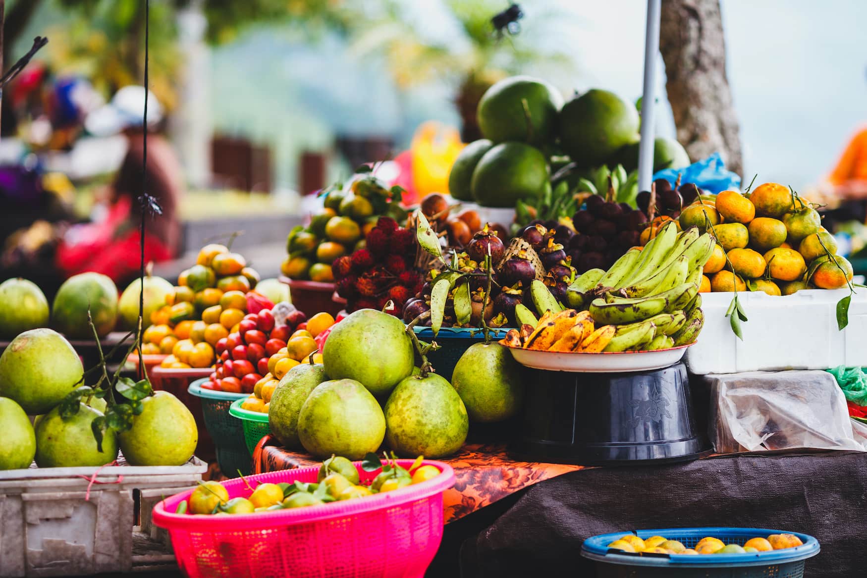 Exotische Früchte auf Straßenmarkt in Bali
