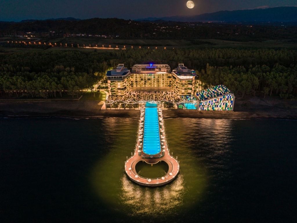 Paragraph Resort & Spa