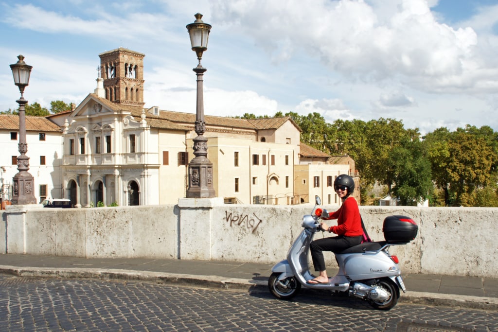 Mit der Vespa durch Rom