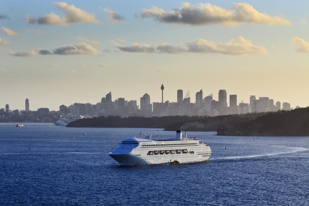 Kreuzfahrt-Schiff vor Sydney
