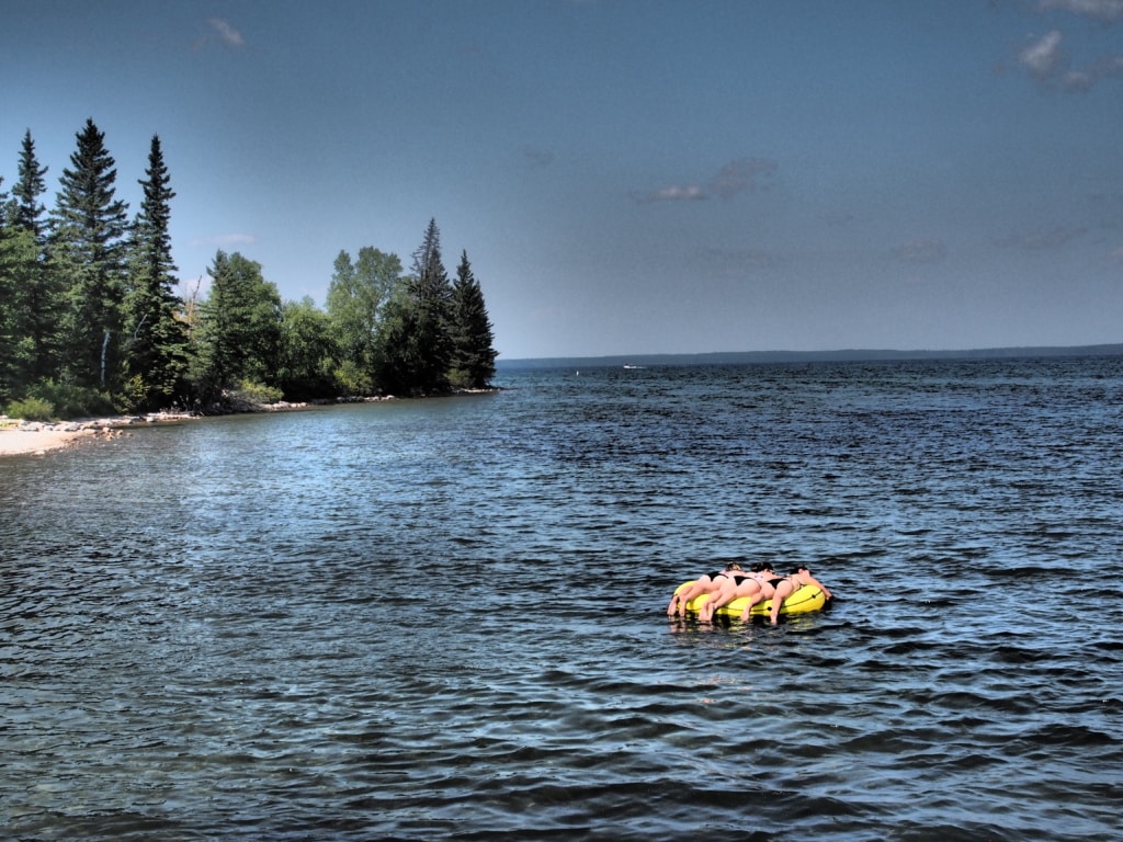 Im Sommer lädt der Clear Lake im Riding Mountain Nationalpark zum Baden ein. 
