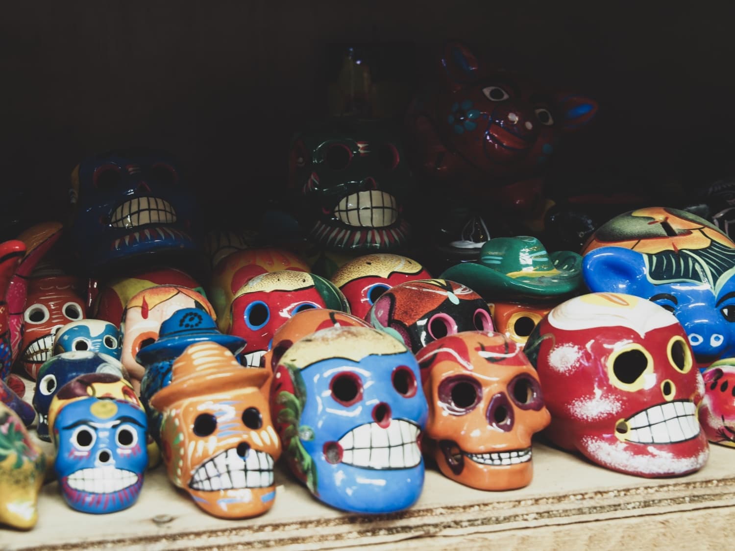 Bunte Totenköpfe als Souvenirs