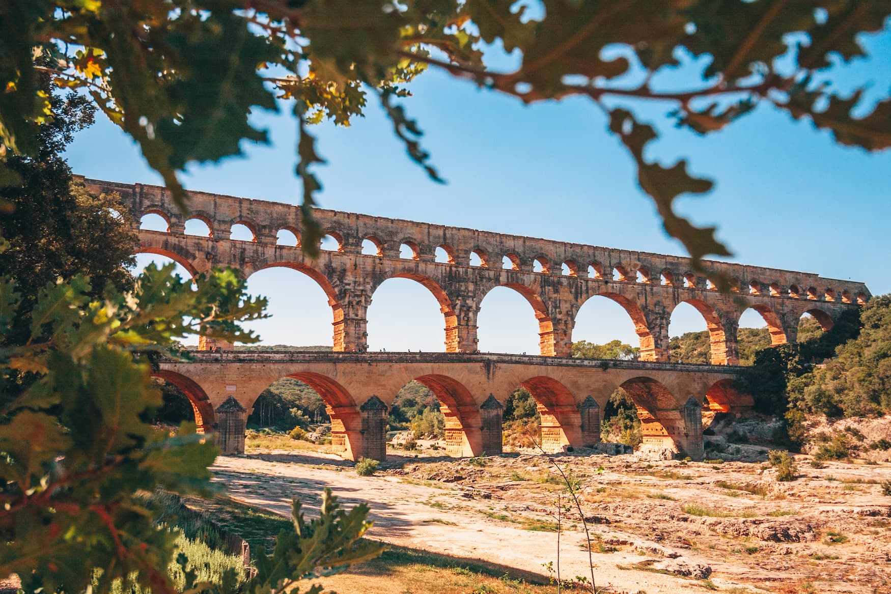 Herbstliche Landschaft am Pont du Gard Aquädukt