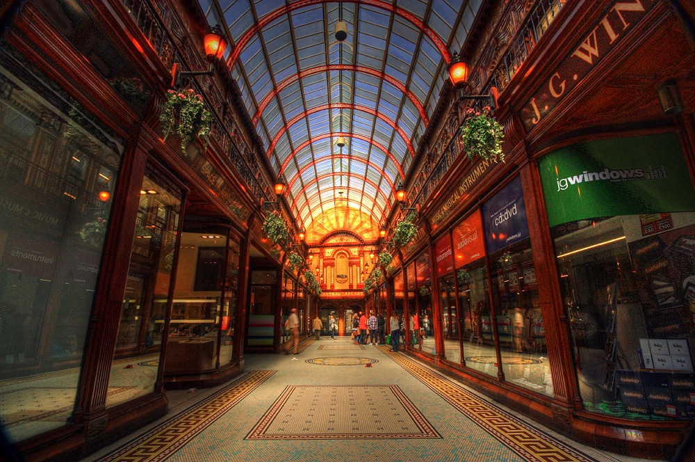 Alte Central Arcade in Newcastle mit vielen Lichtern.