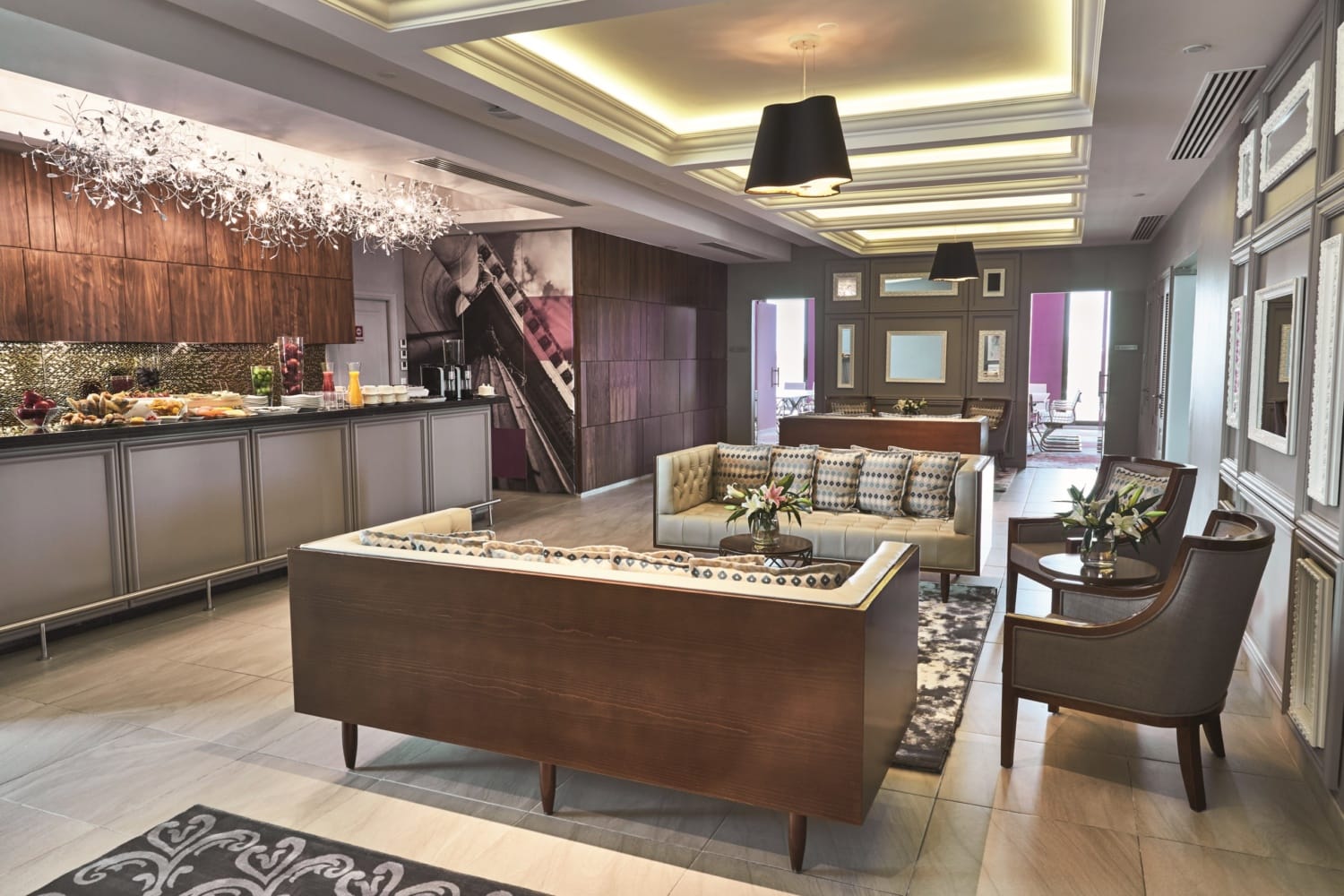 Lobby eines Luxushotels mit Lounge