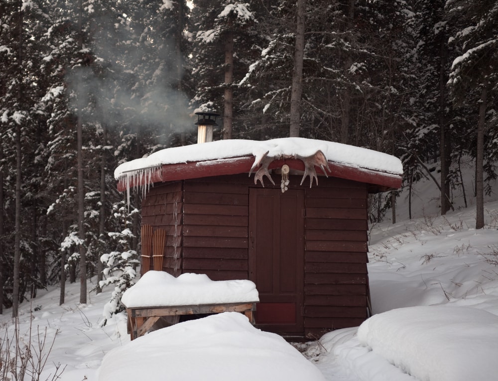 Sauna im Winter in Finnland