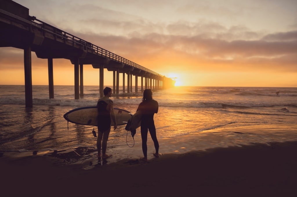 Surfer am Strand in San Diego