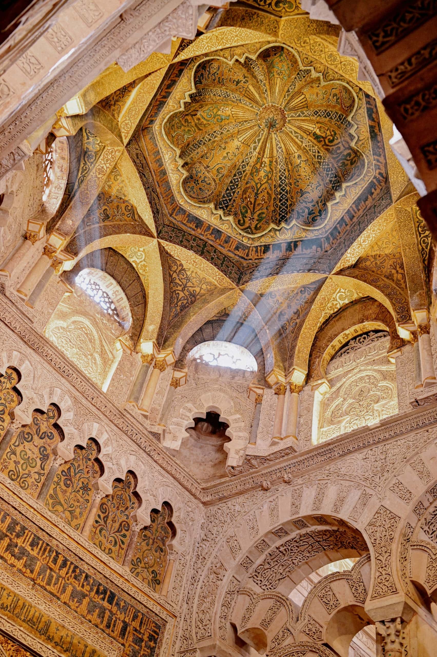Das Innere der Mezquita Moschee in Córdoba