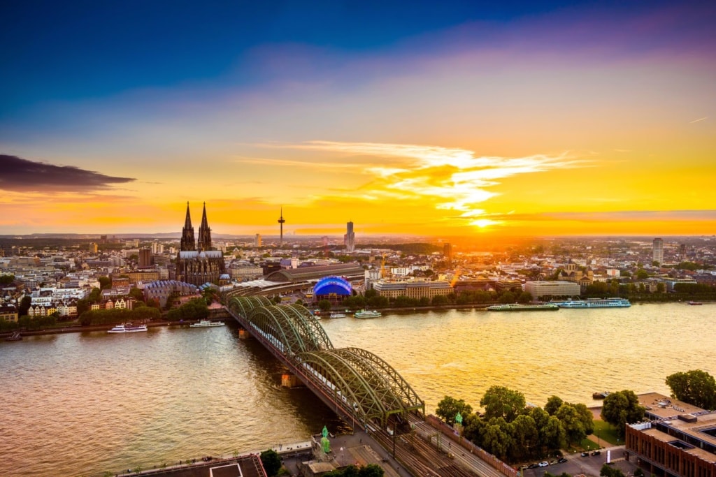 Wintersonnenwende: Blick auf Kölner Dom