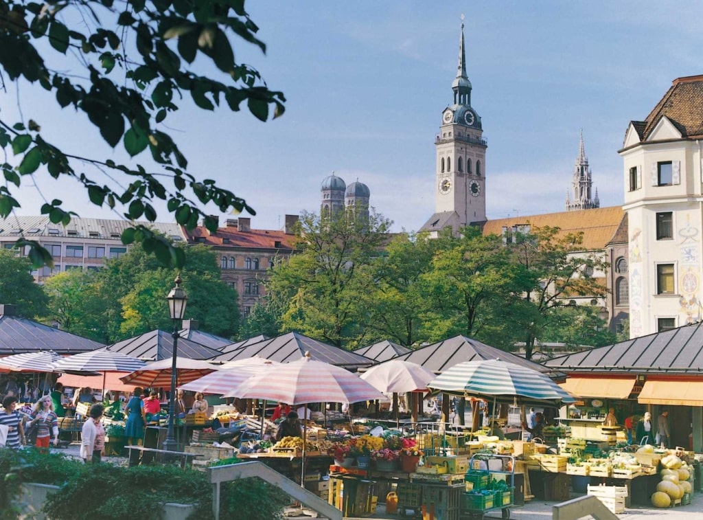 Der Viktualienmarkt ist ein Ort zum Schlemmen und Bummeln.