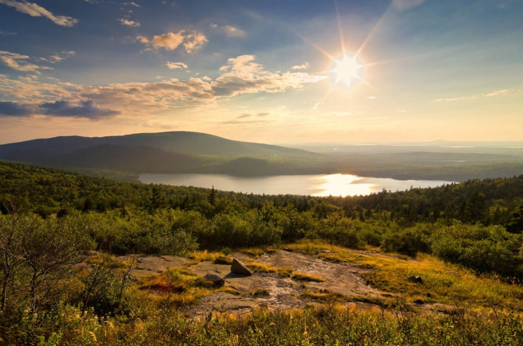 Panoramasicht über den Eagle Lake vom Cadillac Mountain in Maine