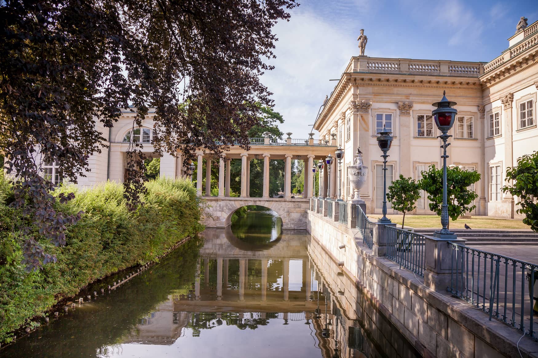 Antikes Palastgebäude im Lazienki Park in Warschau