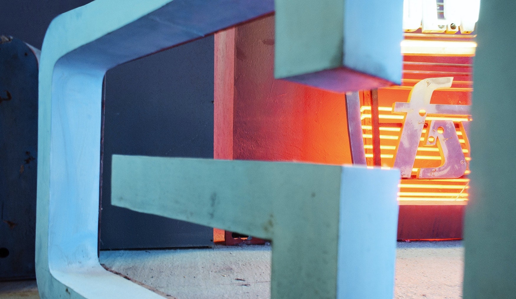 Bunte Neonschilder in Neon-Museum