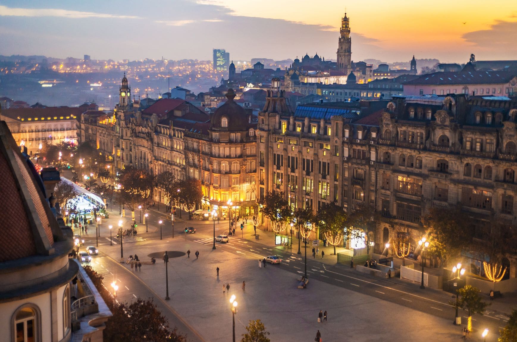 Avenida dos Aliados in Porto, Portugal