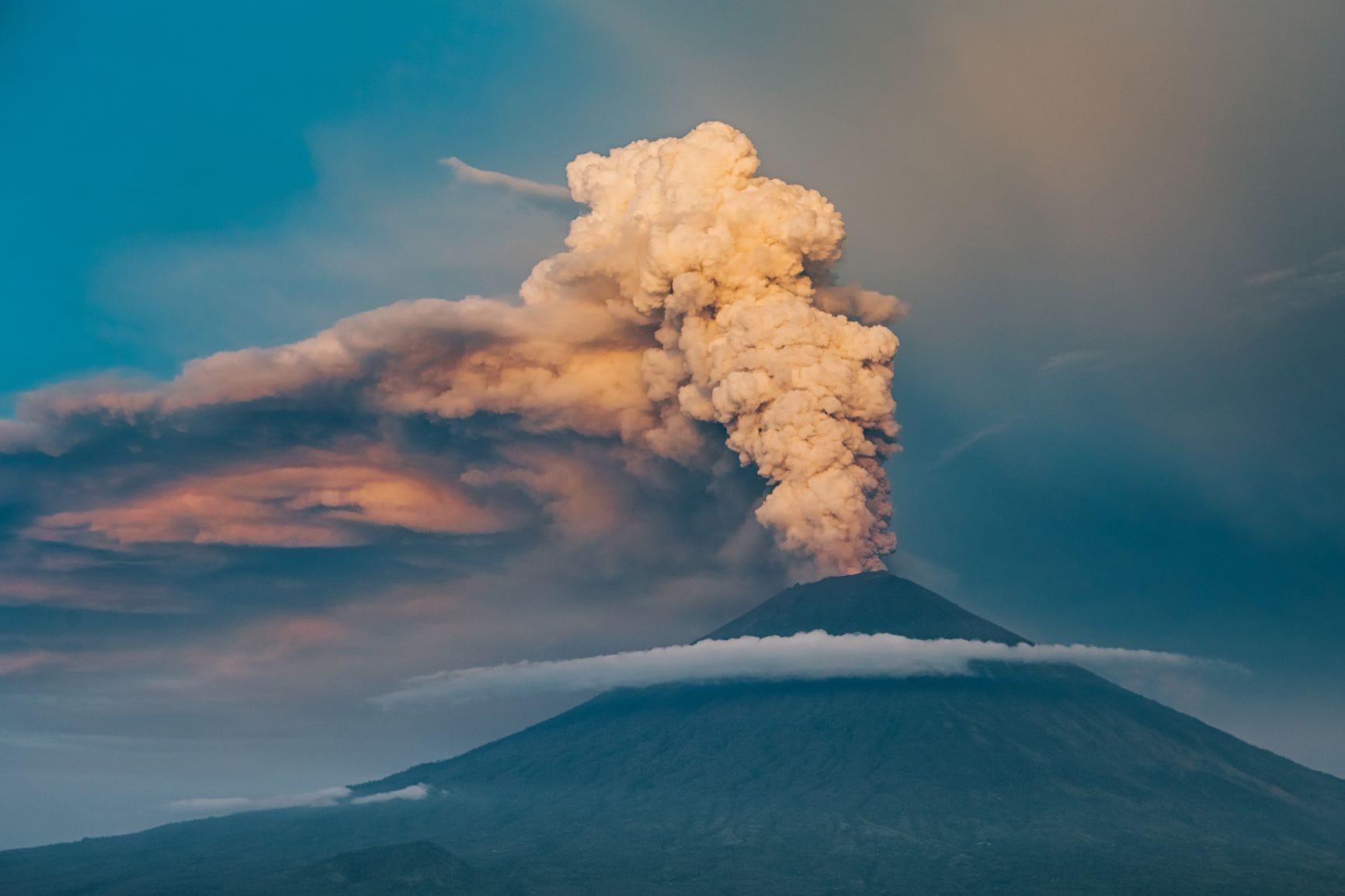 Eruption des Vulkans Agung auf Bali
