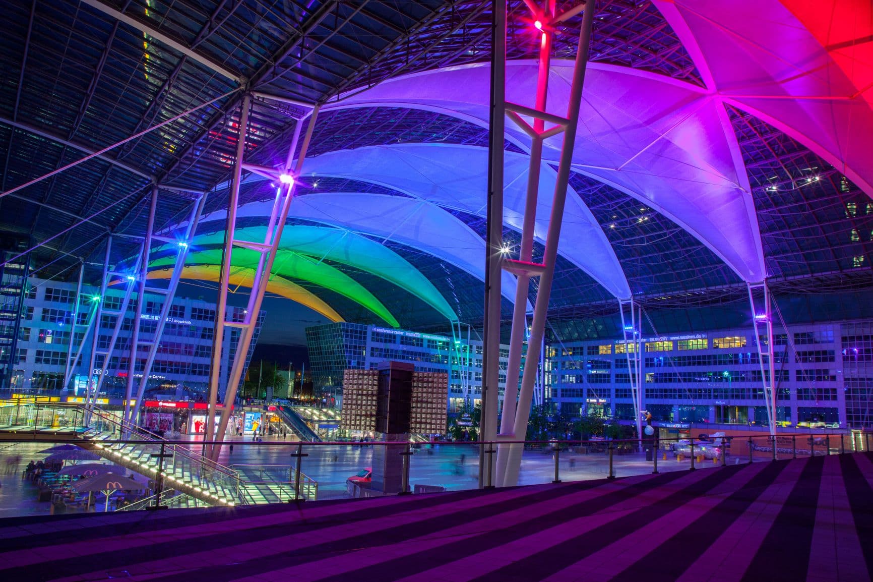 Flughafen München in der Nacht