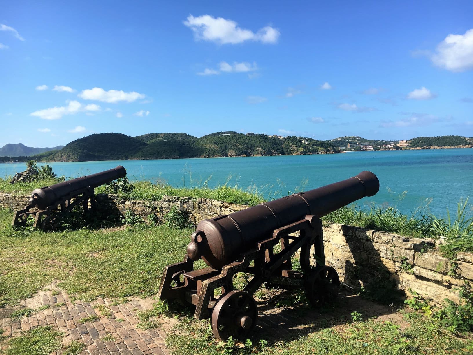 Kanonen im Fort James in Antigua