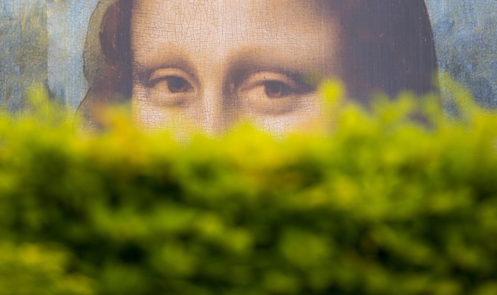 Mona Lisa hinter Busch