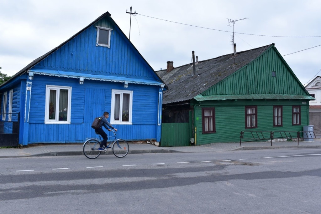 Straßenszene in Njaswisch in Weißrussland